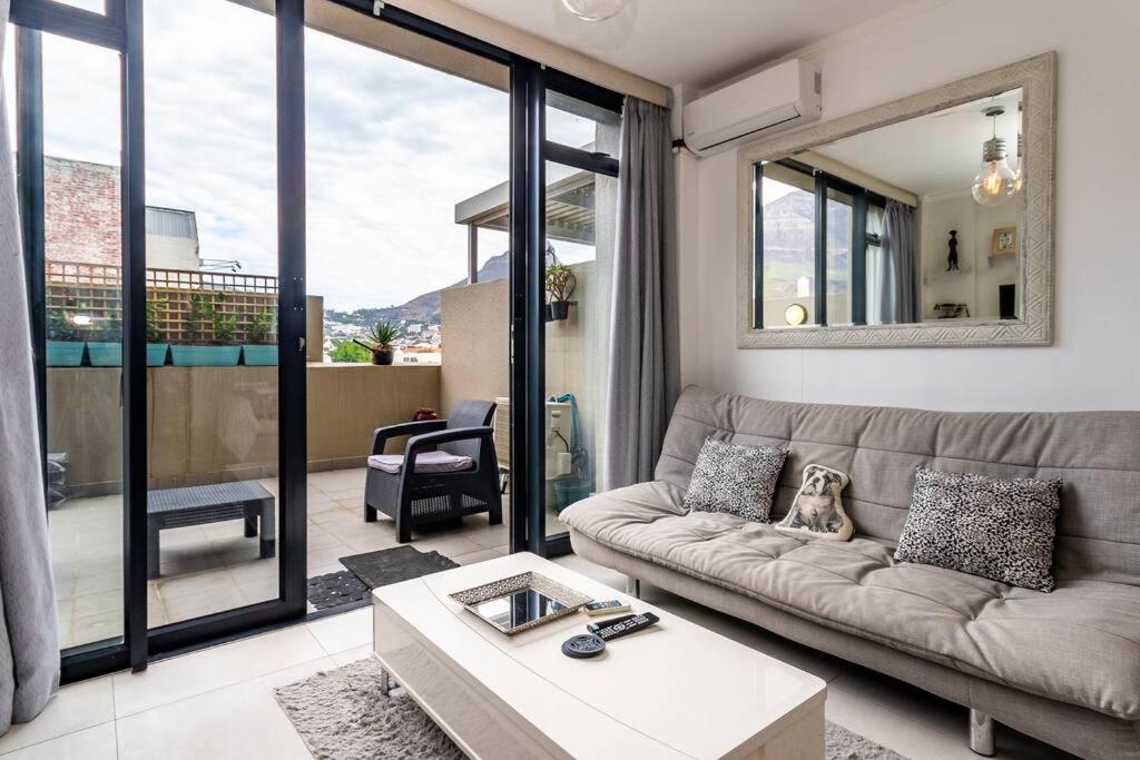 Four Seasons 818- Spacious Cbd Studio - Onsite Parking, Gym & Rooftop Pool Apartamento Cidade Do Cabo Exterior foto